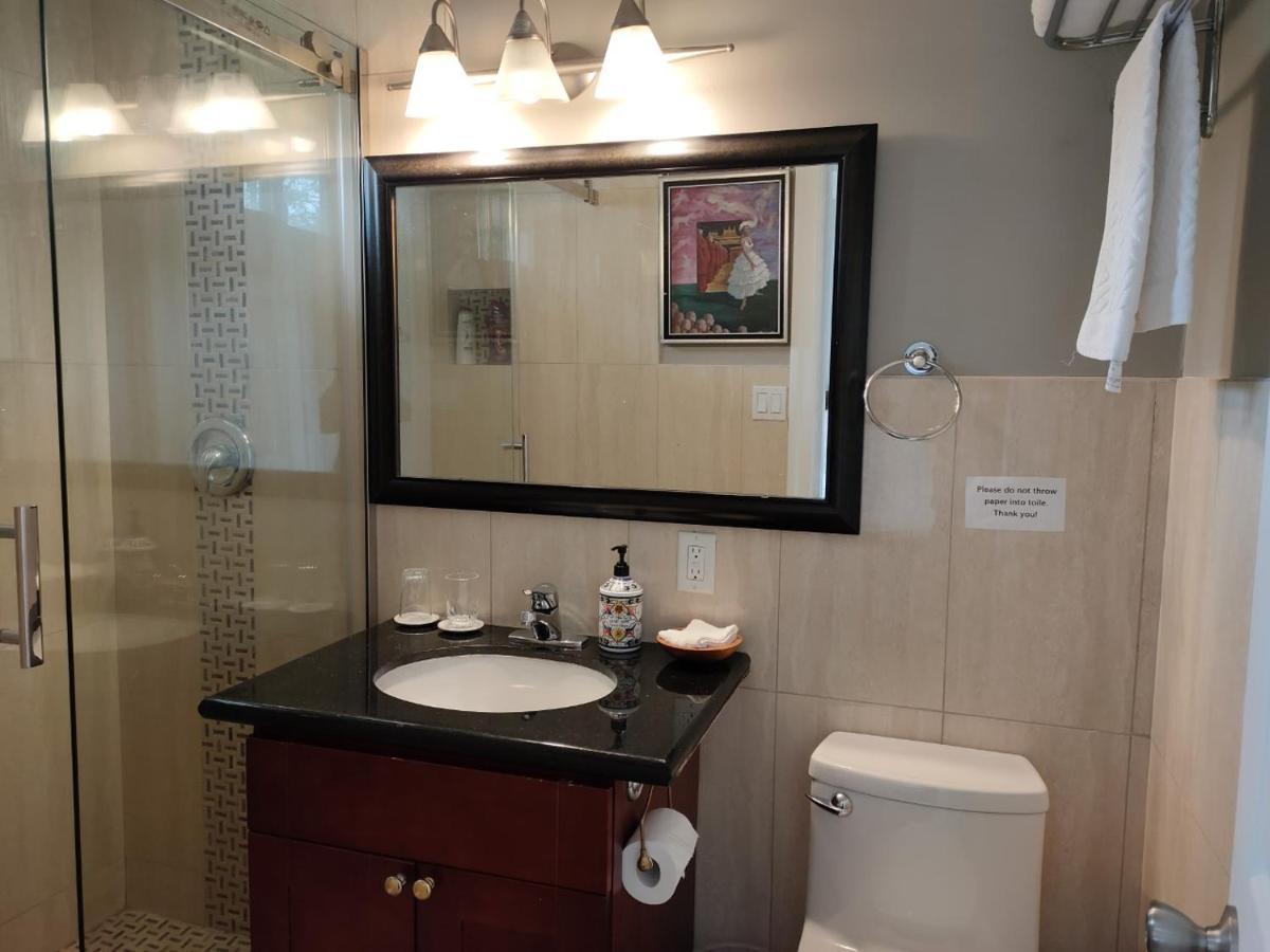 Semi Centre House Hotel White Rock Kültér fotó